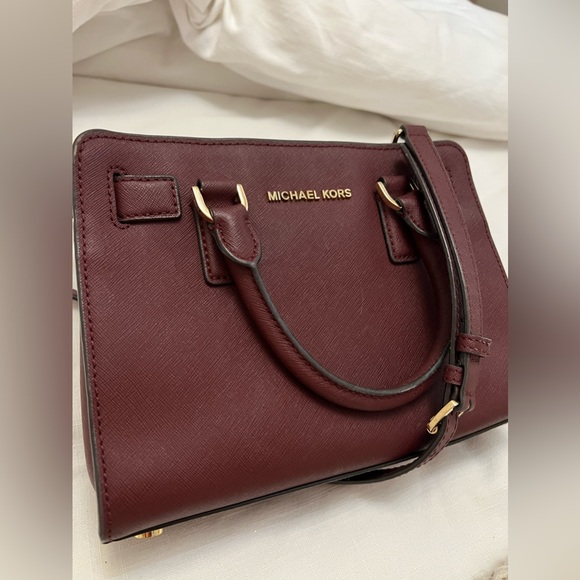 (SOLD) Michael Kors Dillon Small Satchel Merlot Purse Crossbody - Picture 4 of 14
